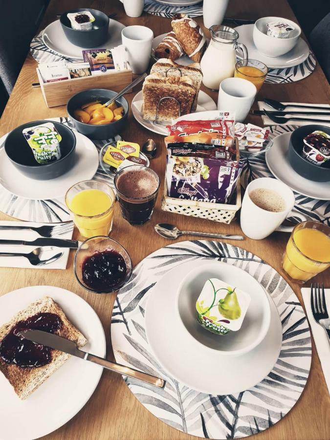 B, D & D Bed And Breakfast Таупо Екстериор снимка