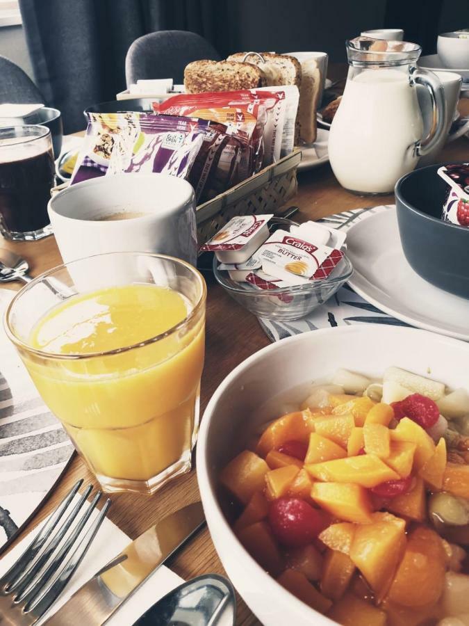 B, D & D Bed And Breakfast Таупо Екстериор снимка